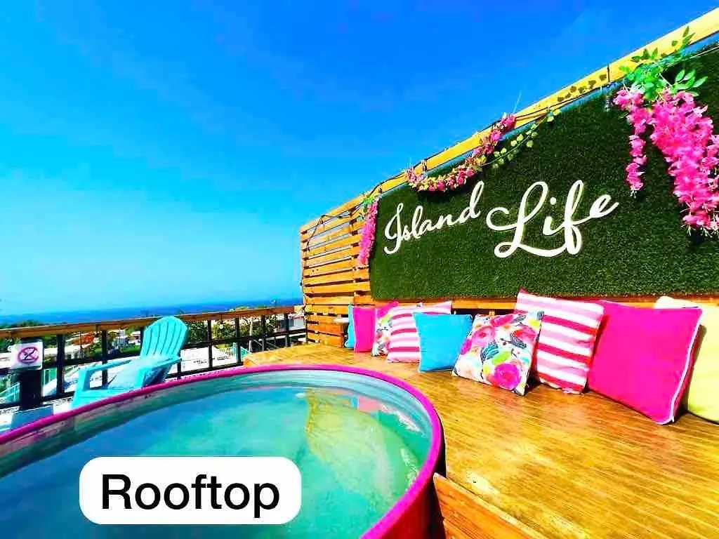 Isabela Beach House Rooftop Pool 7 Personas 0*,  Puerto Rico